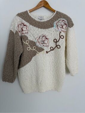 Vintage‎ Cream & Taupe Floral Appliqué Sweater Grannycore
